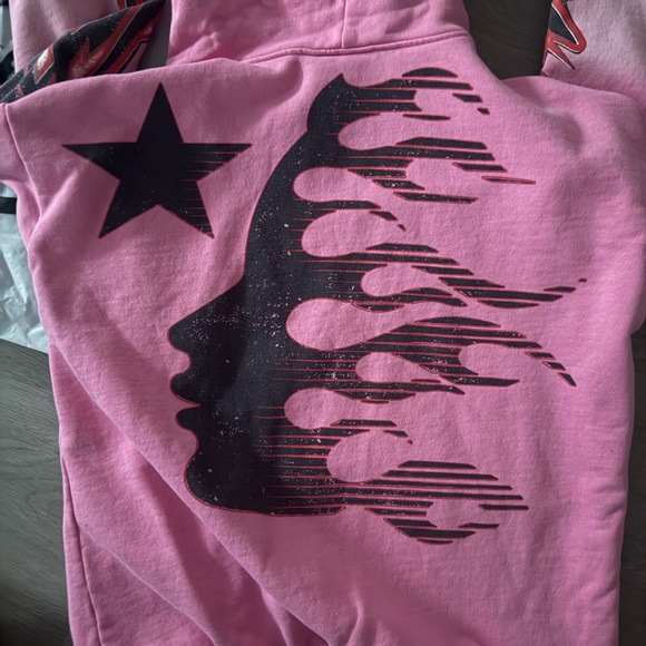 Deal - Picture 2 of 2